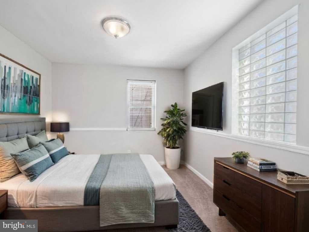 2314 Fleet Street photo 23
