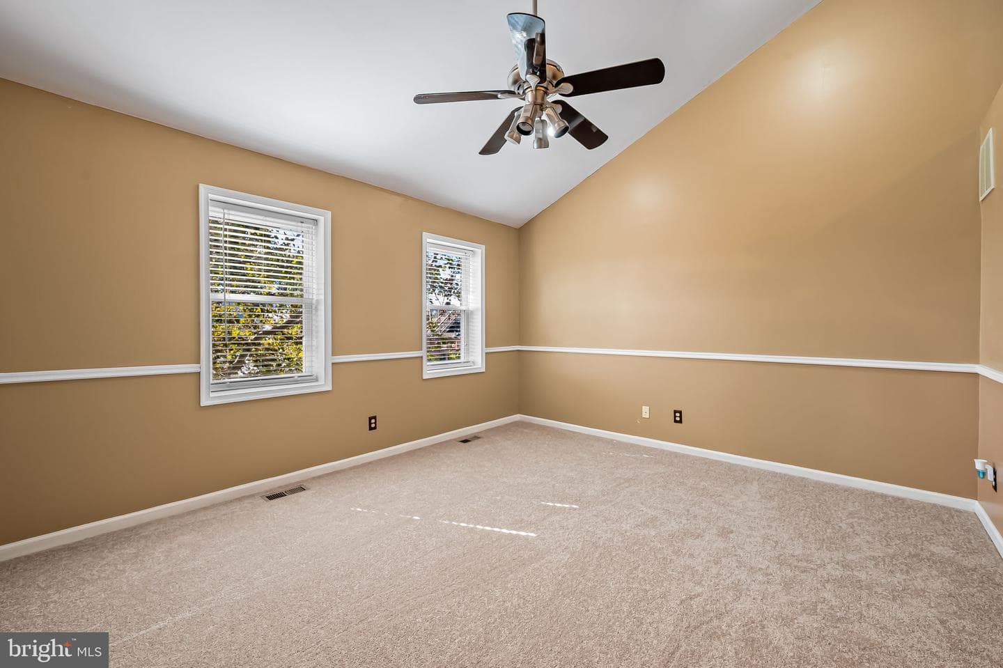 2314 Fleet Street photo 33