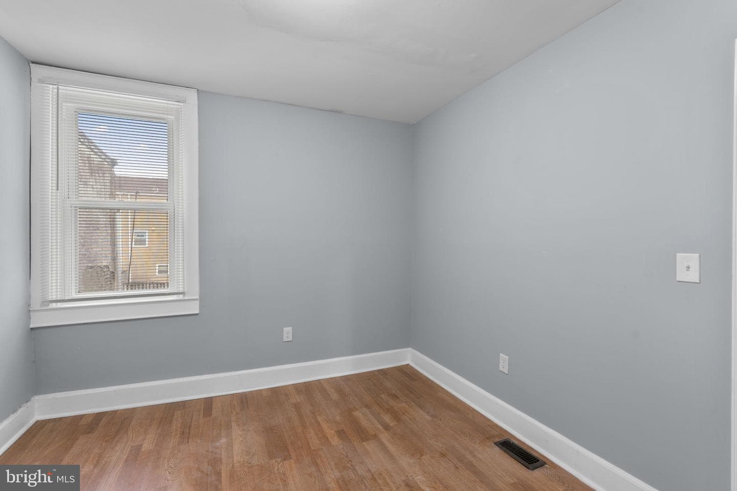 1217 E Oliver Street photo 23