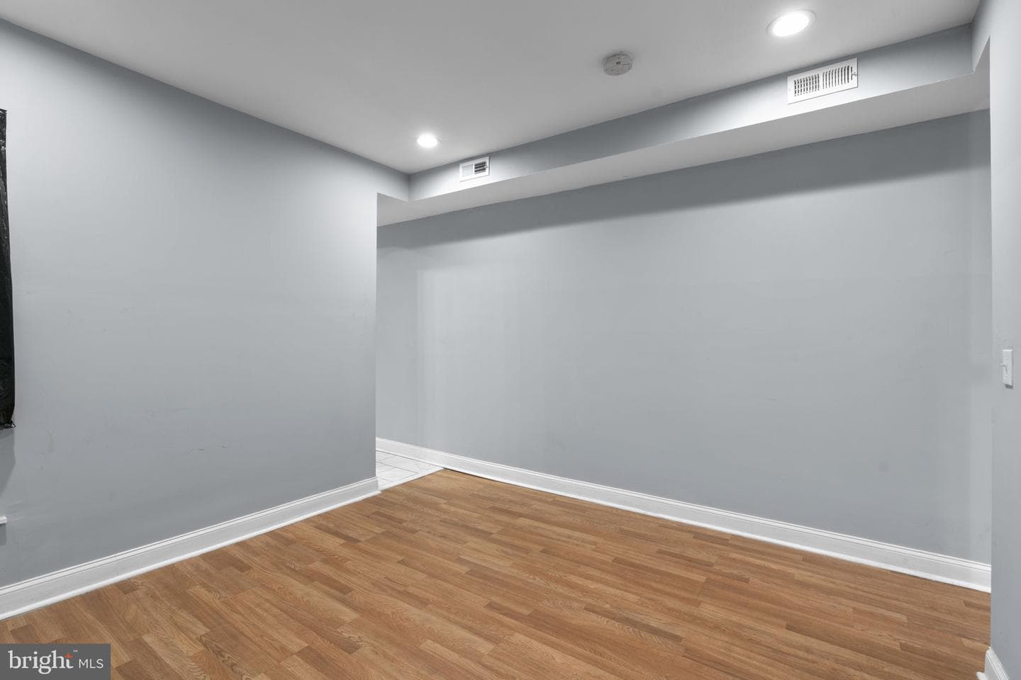 1217 E Oliver Street photo 9
