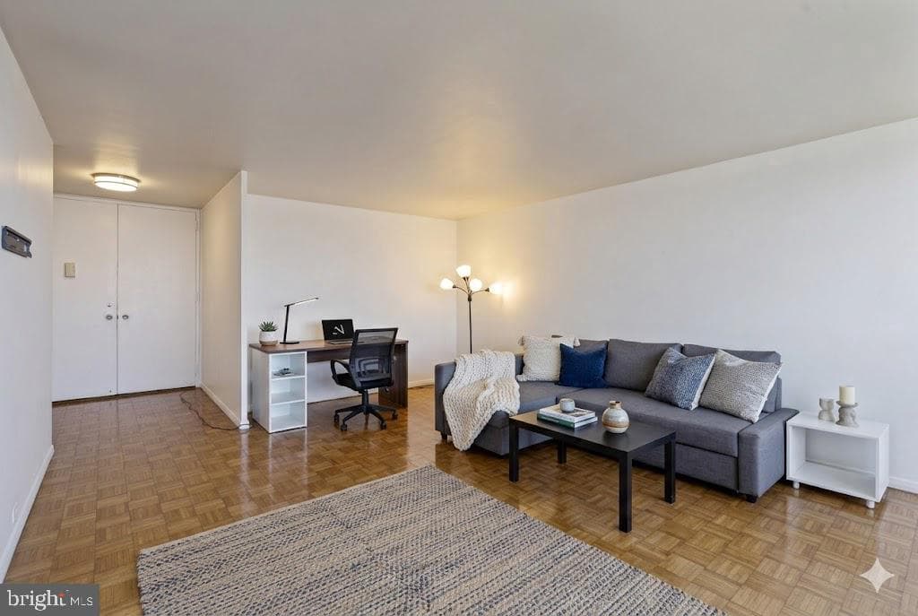4000 N Charles Street #905, Baltimore