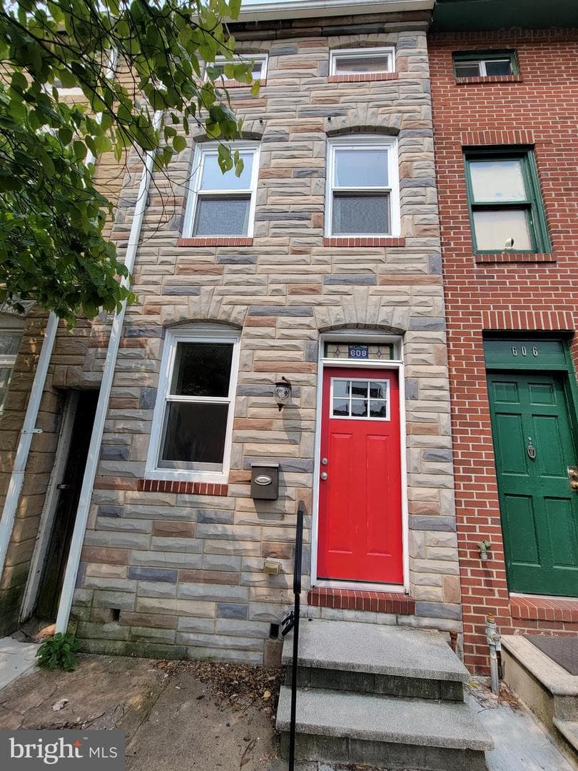608 S Washington Street photo 3