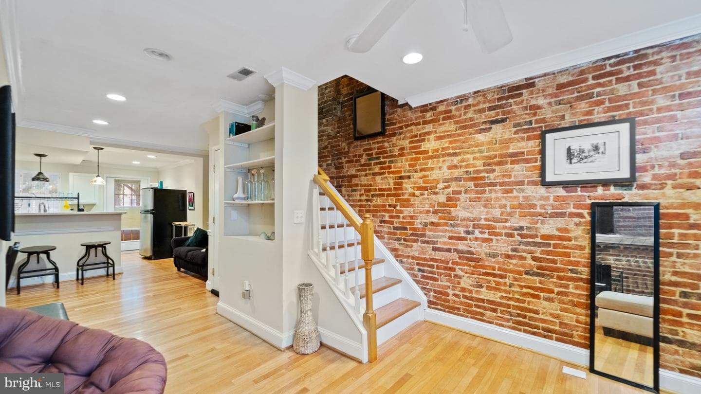 628 Scott Street photo 8