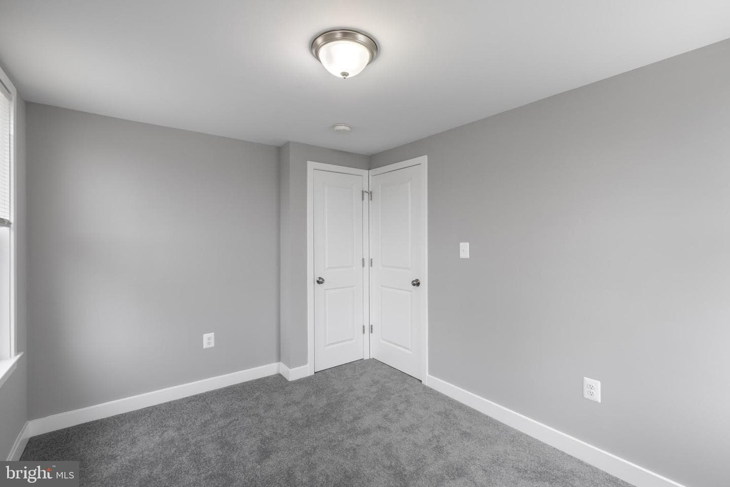 2519 E Fairmount Avenue photo 20