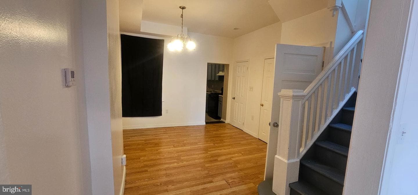 2548 Oswego Avenue photo 9