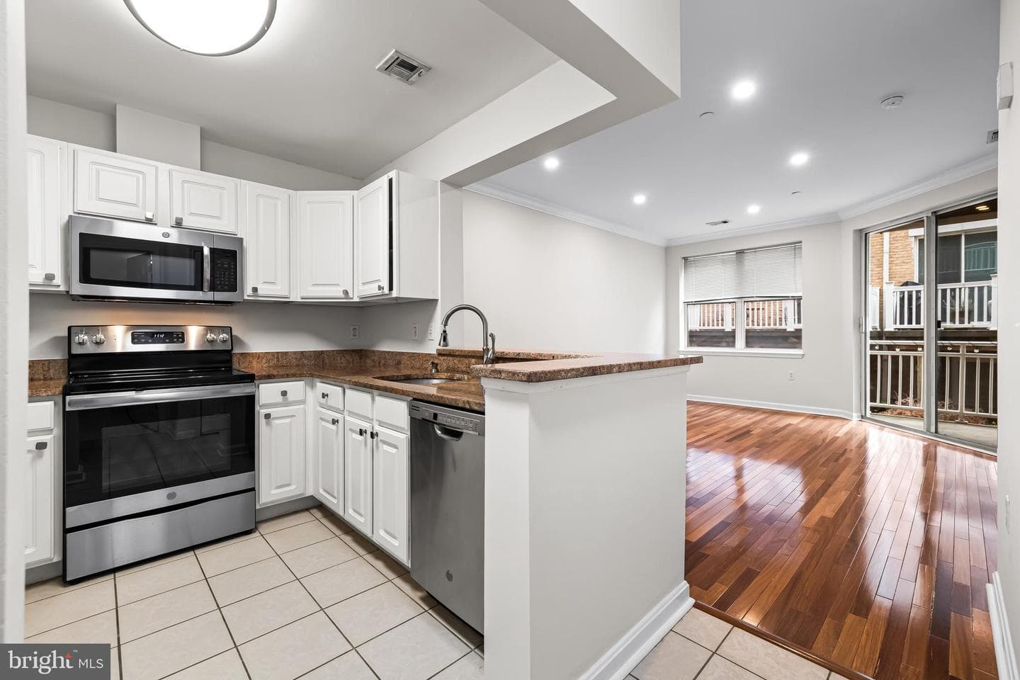 23 Pierside Drive #104 photo 6