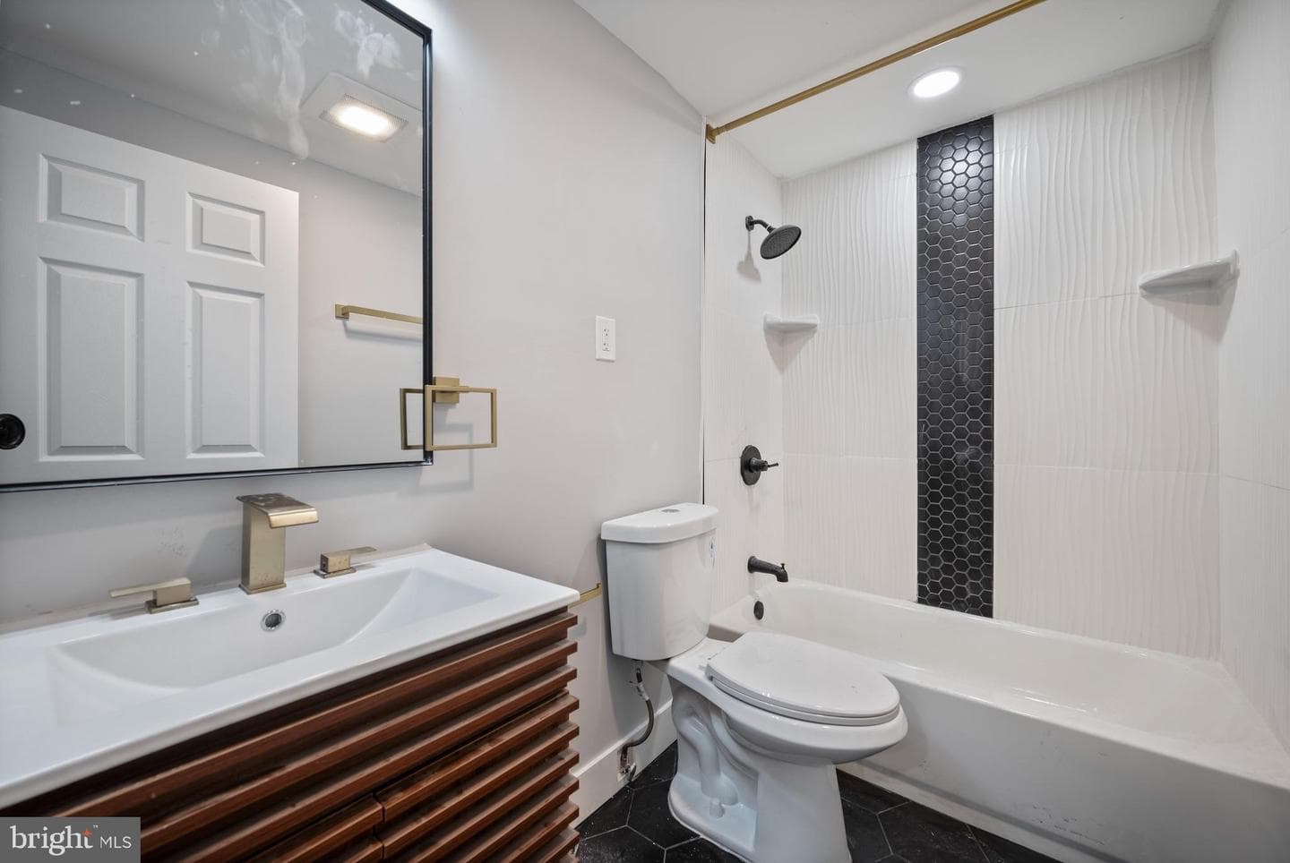 2119 Ashburton Street photo 7