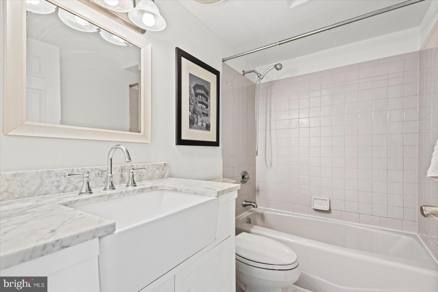 2208 E Lombard Street photo 26