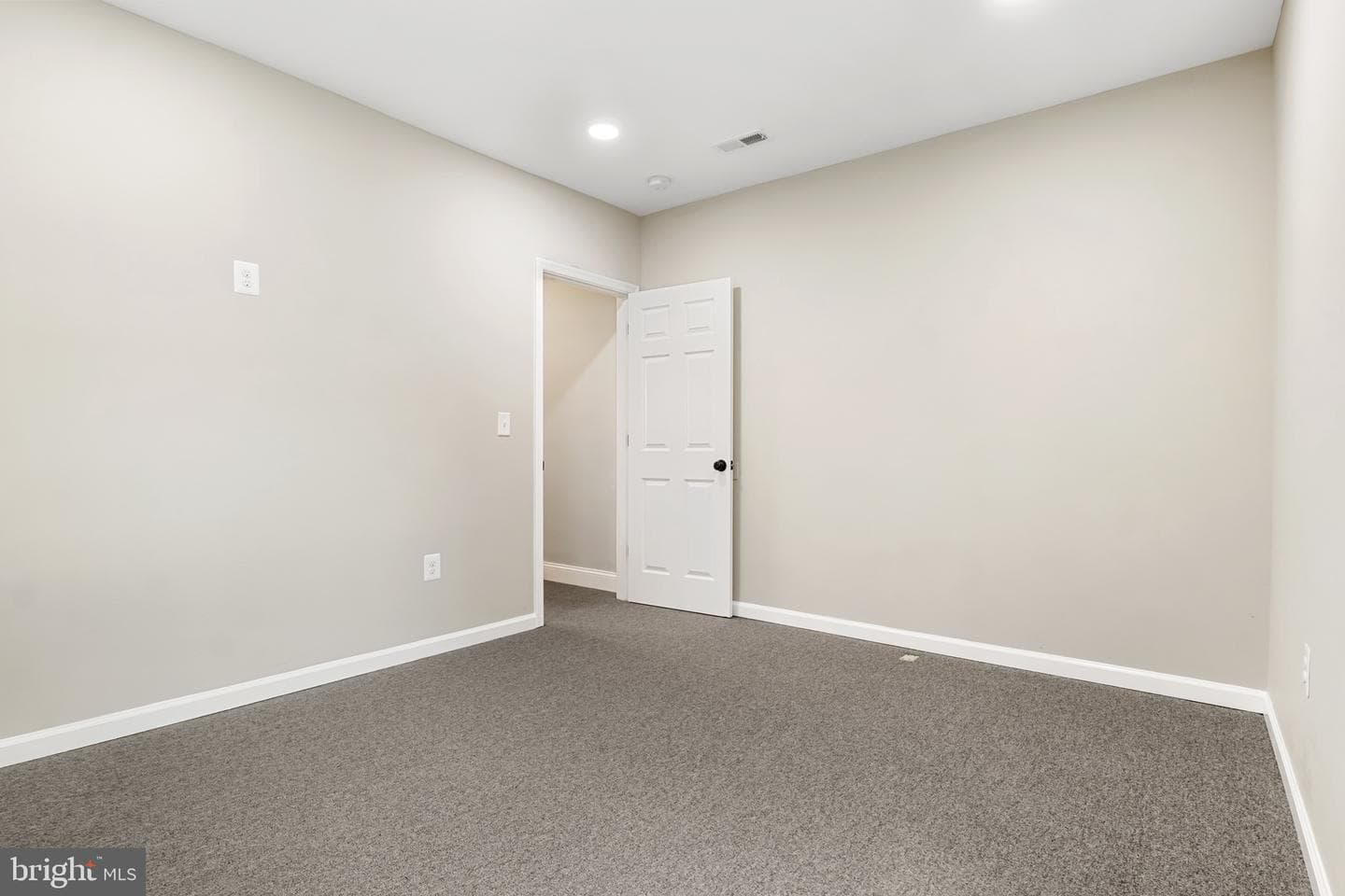 2233 Homewood Avenue photo 17