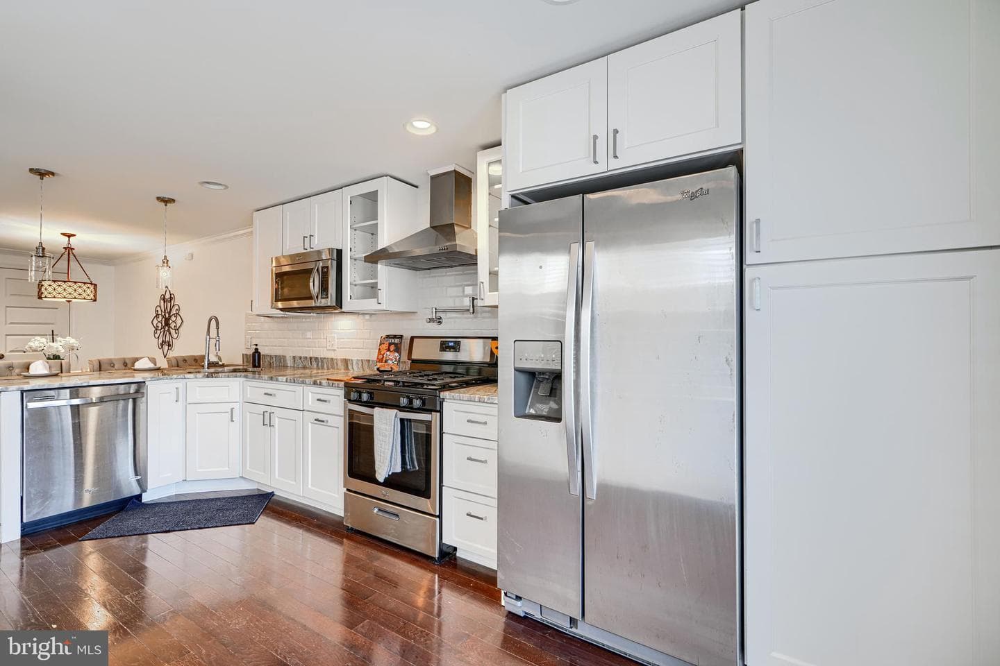 228 S Washington Street photo 17