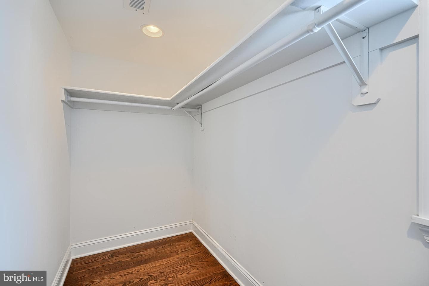228 S Washington Street photo 28