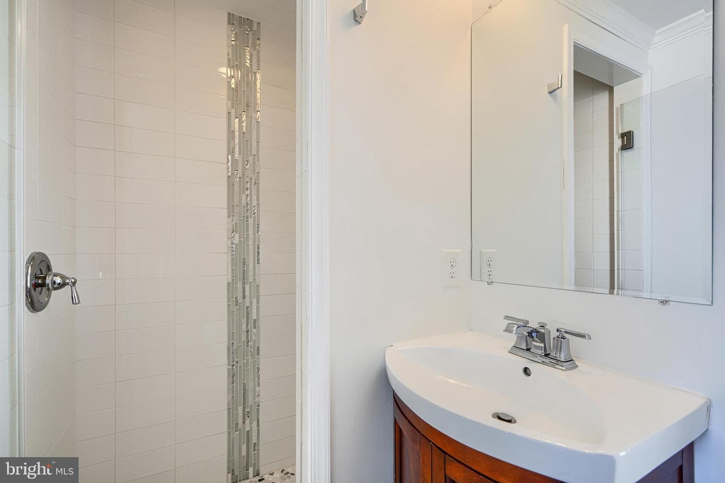 228 S Washington Street photo 45