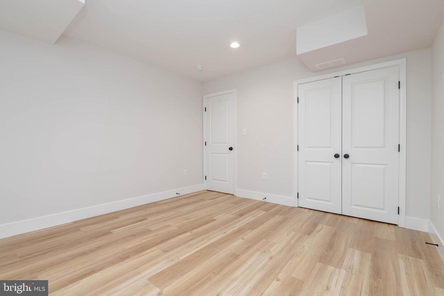 704 S Conkling Street photo 34