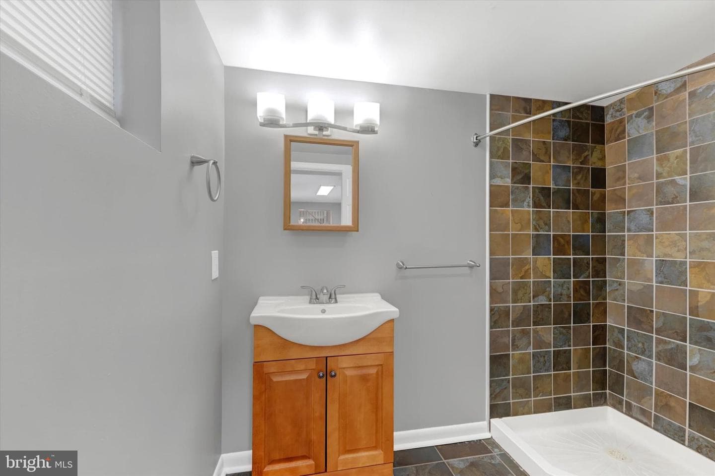 2731 Fait Avenue photo 12