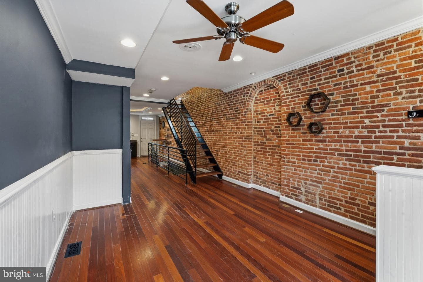 102 Burnett Street photo 5