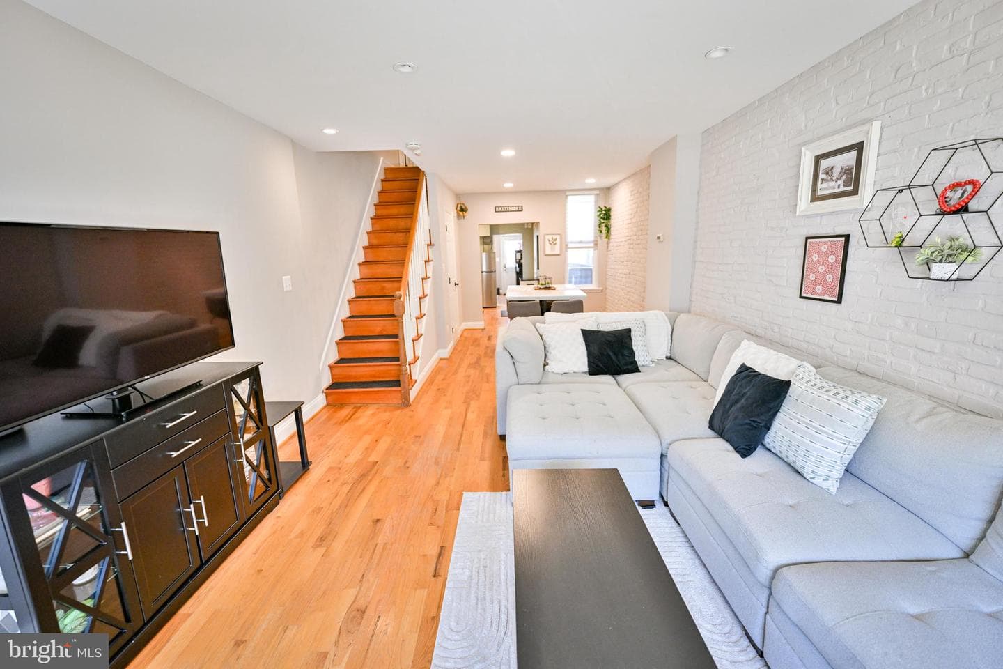 2540 Fleet Street photo 11