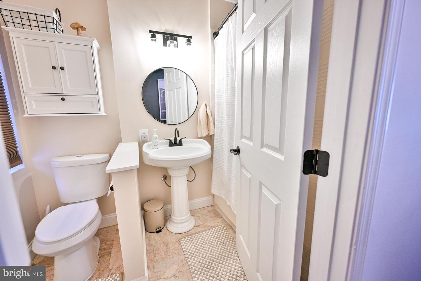 2540 Fleet Street photo 29