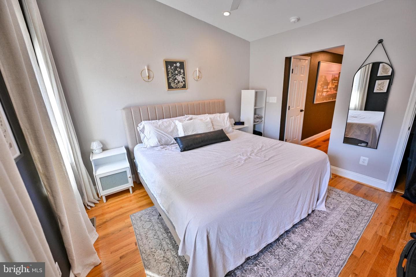 2540 Fleet Street photo 34