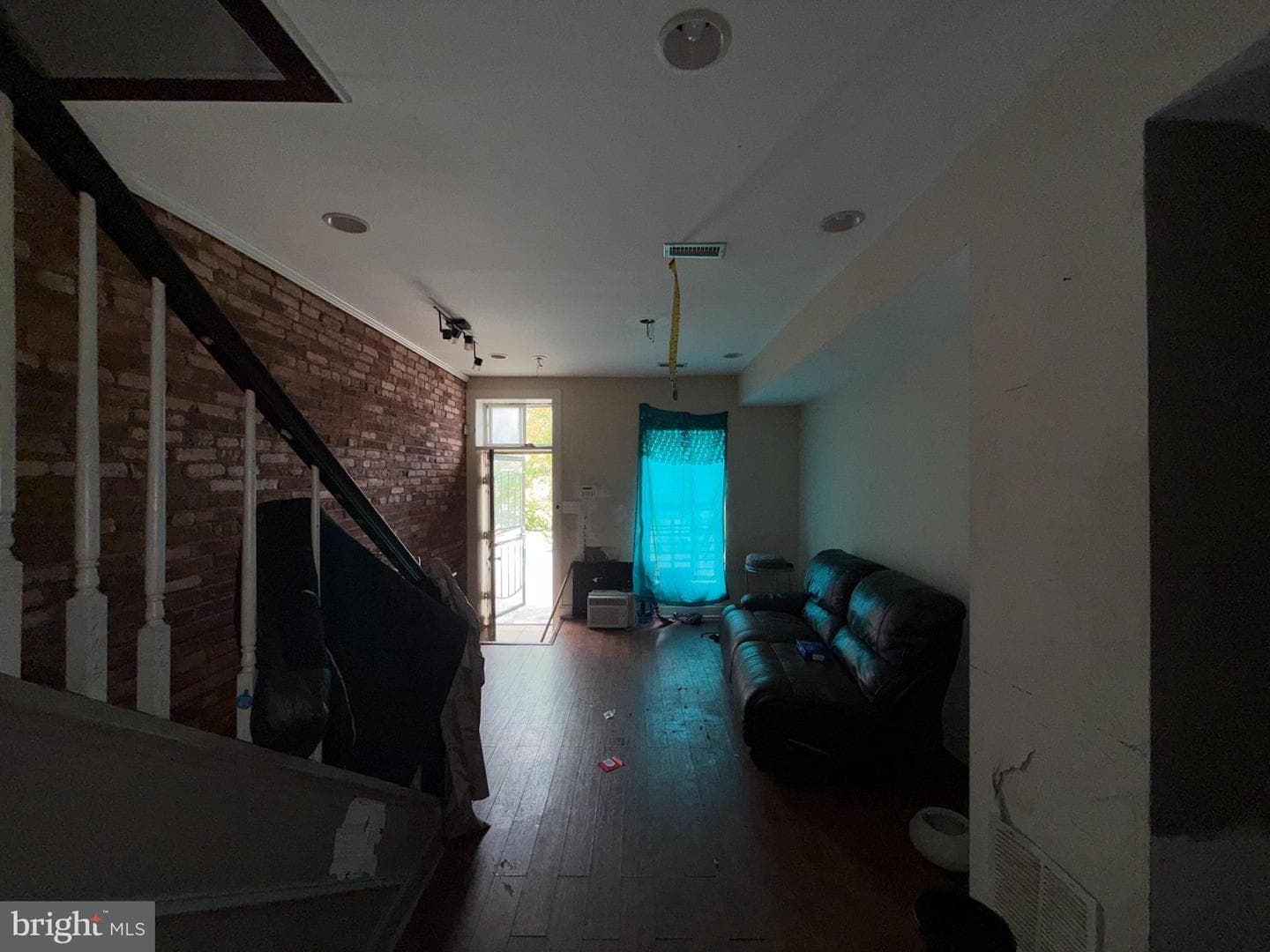 404 N Montford Avenue photo 3