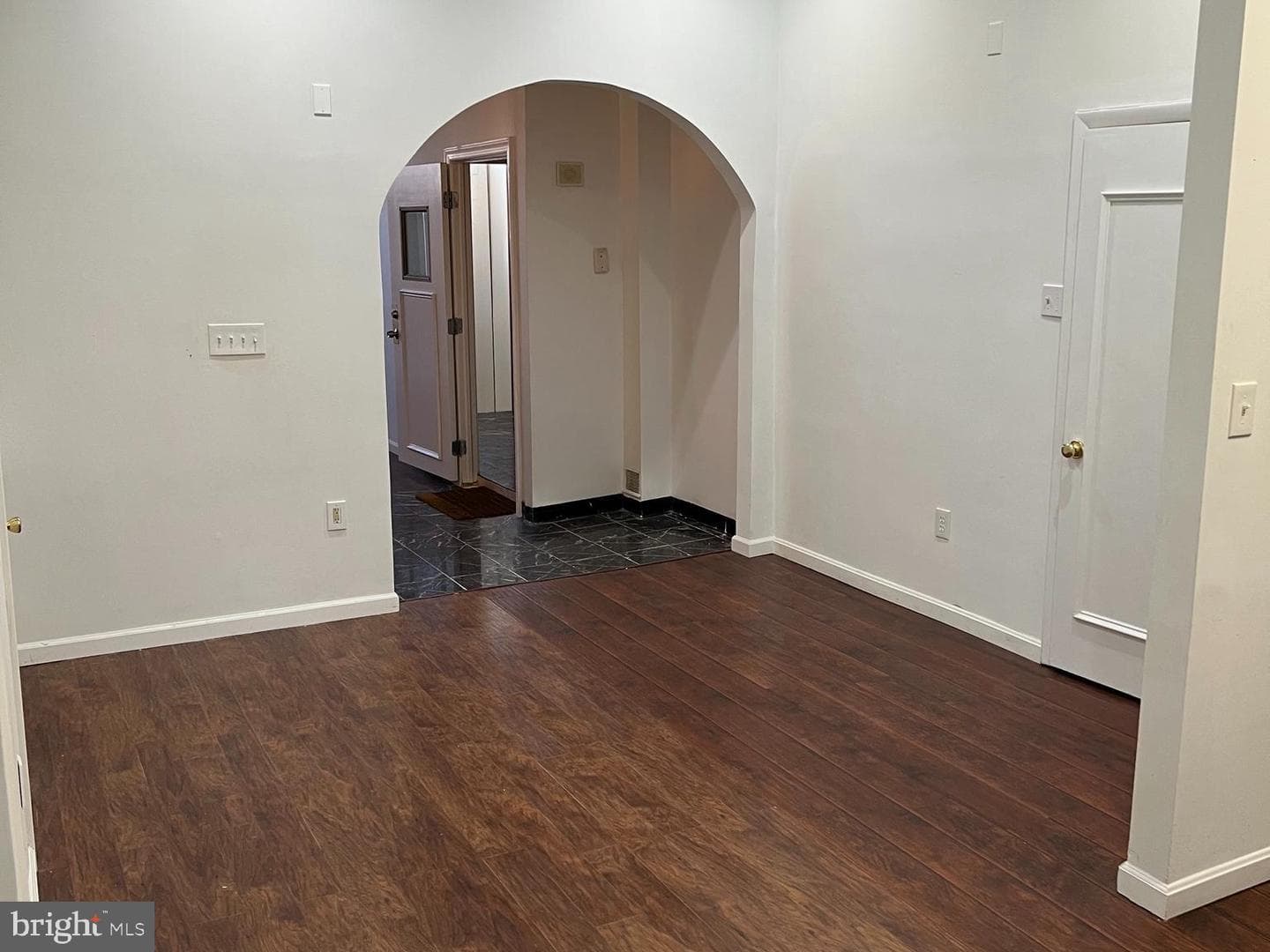 2213 Brookfield Avenue photo 4