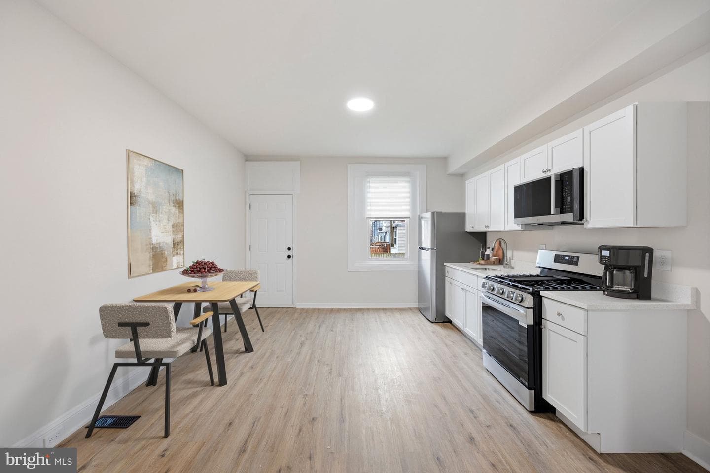 2435 Jefferson Street photo 6
