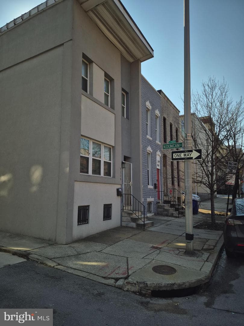 707 N Duncan Street photo 22