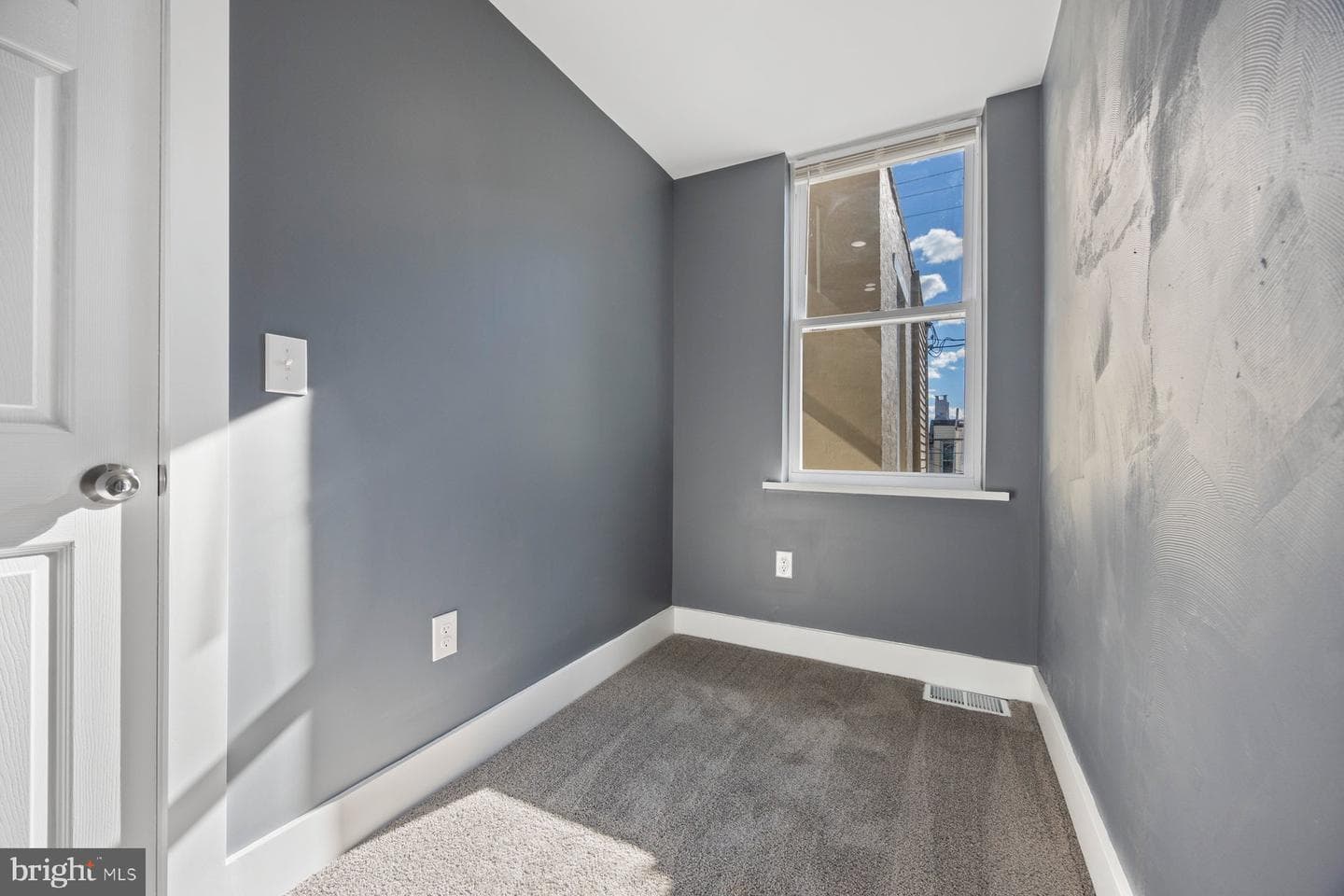 451 W 24th Street photo 22