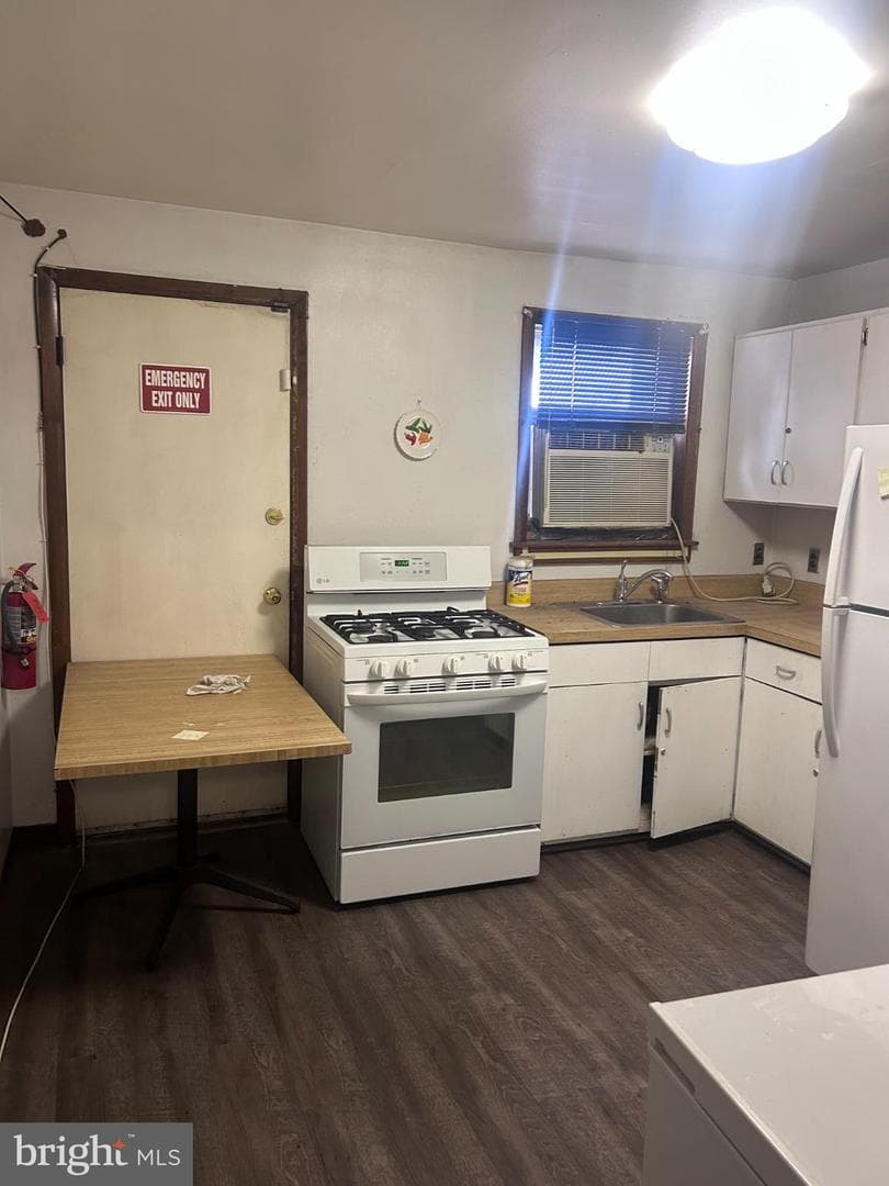 10 N Pulaski Street photo 17