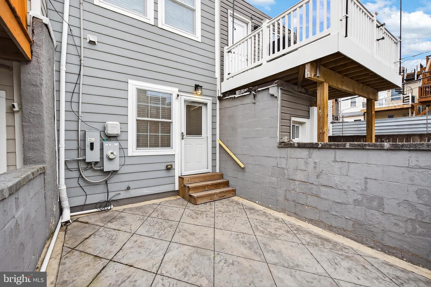 1007 S East Avenue photo 18