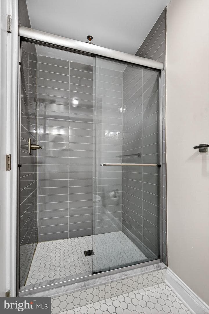 1007 S East Avenue photo 35