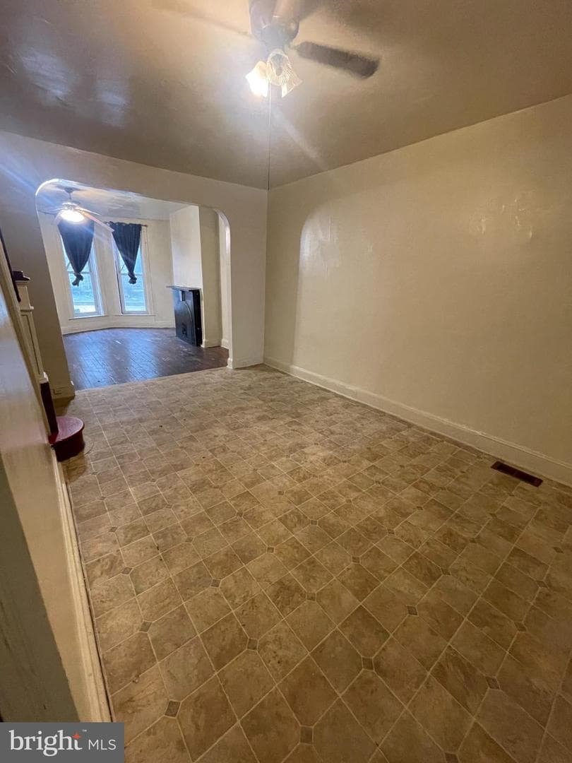 2859 Lafayette Avenue photo 4