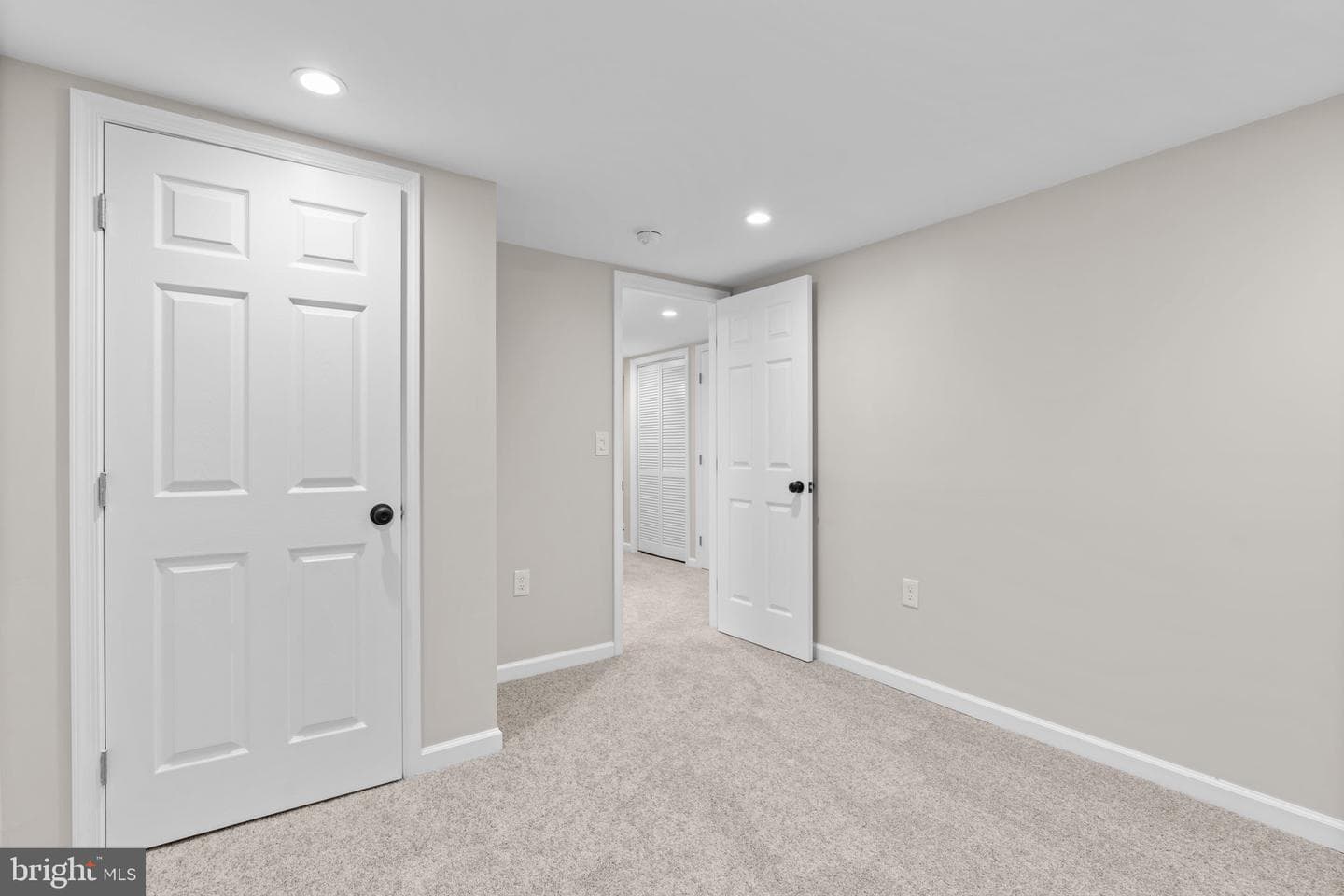 2846 Oakley Avenue photo 22