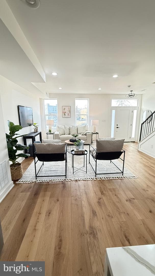 3435 Dupont Avenue photo 7