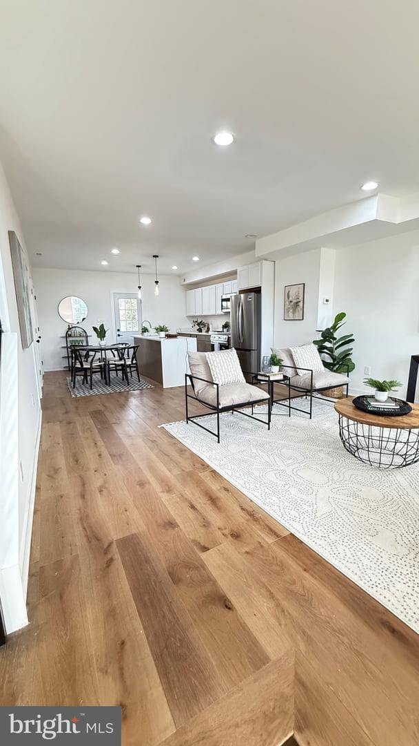3435 Dupont Avenue photo 8