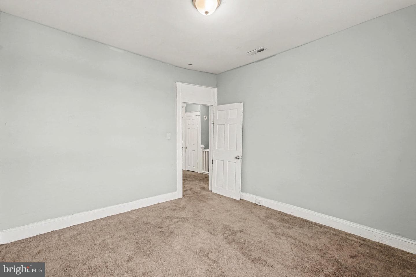 409 N Edgewood Street photo 16