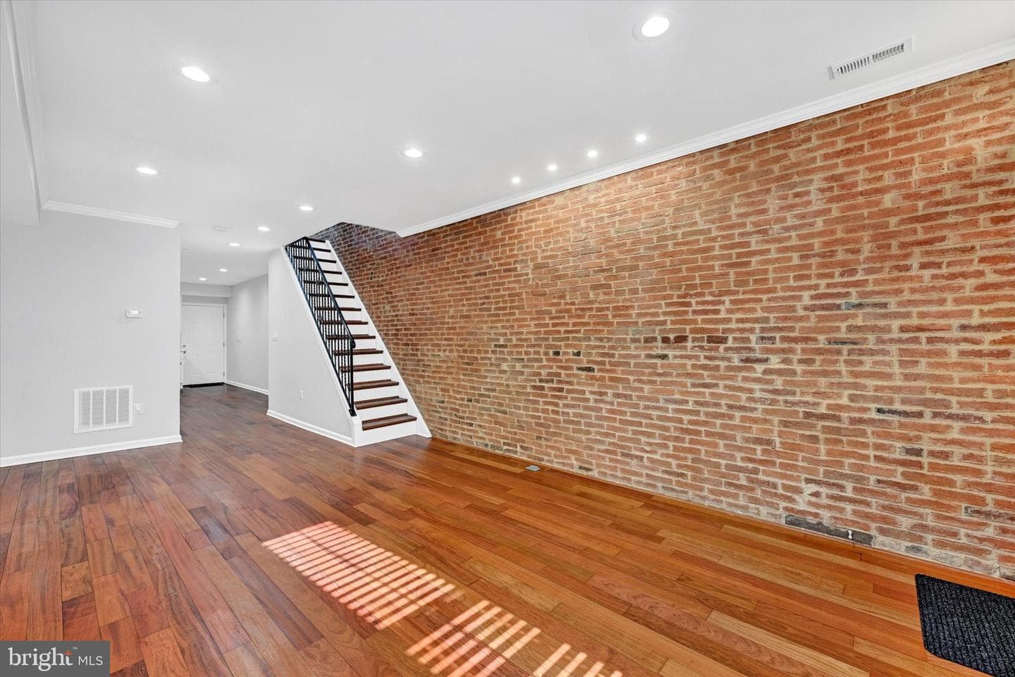 1138 Cleveland Street photo 3