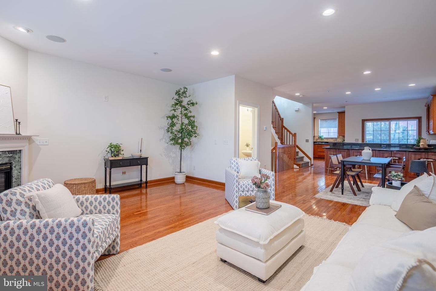 2349 Cambridge Walk photo 13