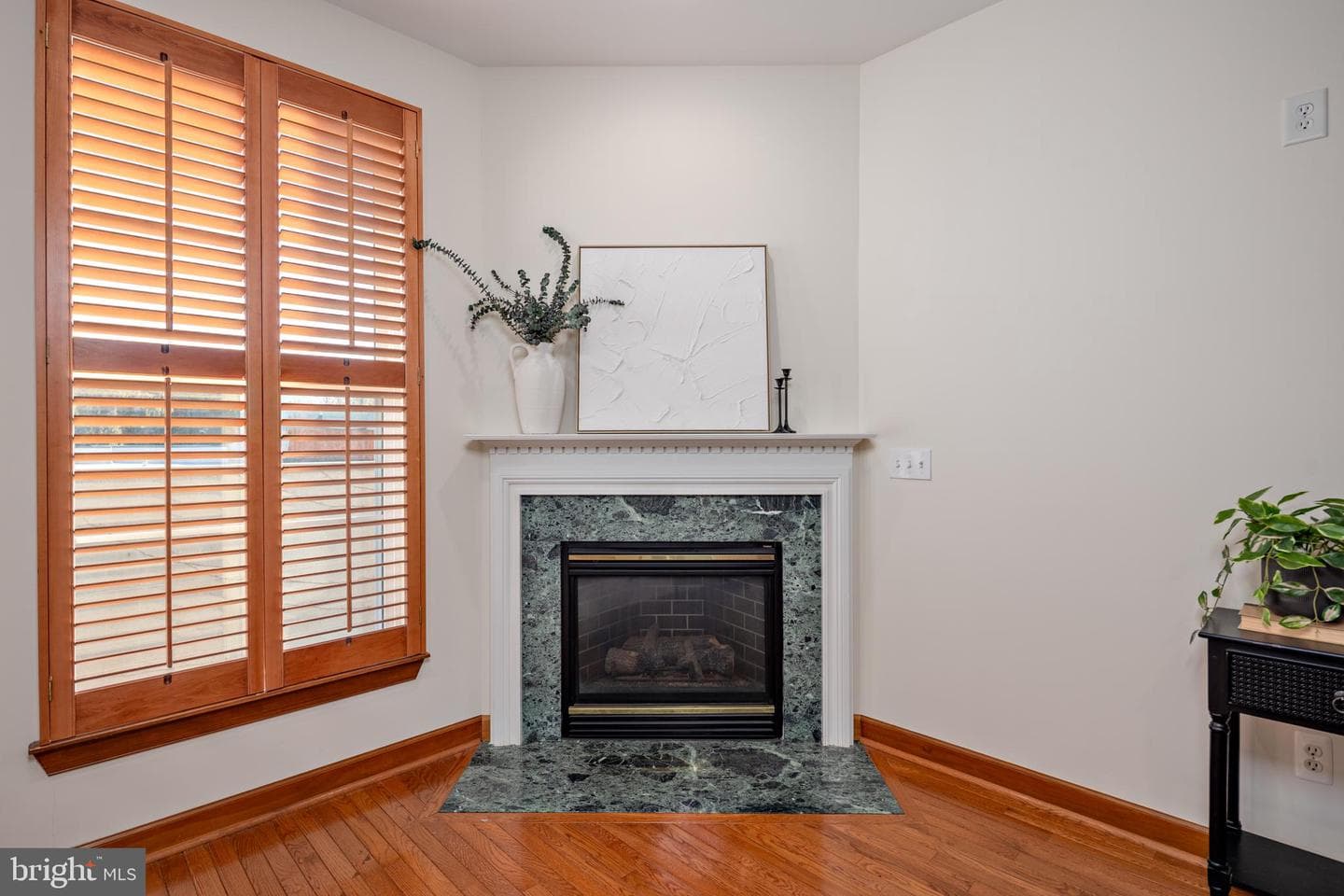 2349 Cambridge Walk photo 18