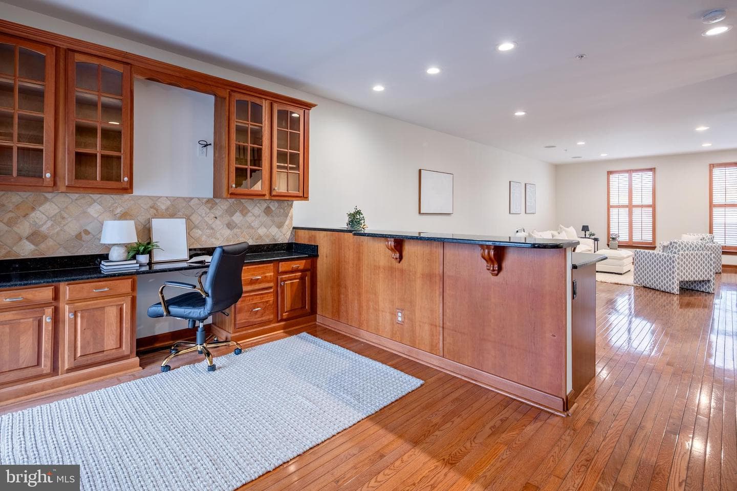 2349 Cambridge Walk photo 19