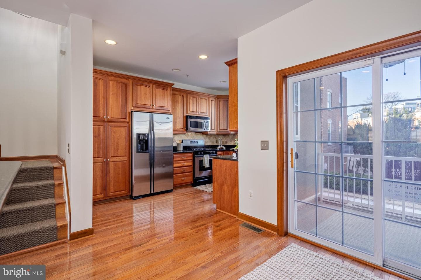 2349 Cambridge Walk photo 20