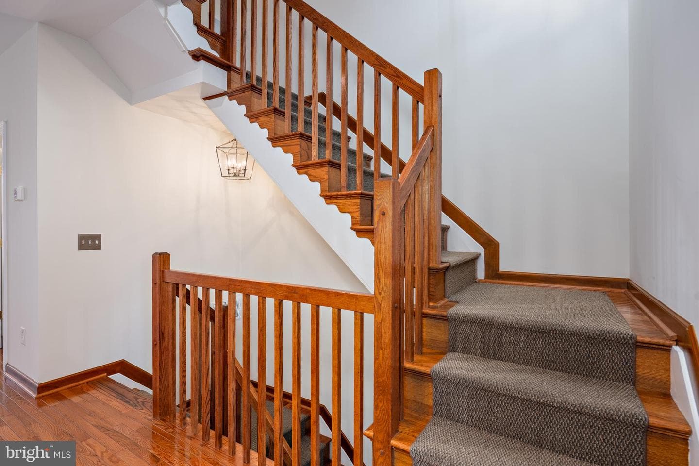 2349 Cambridge Walk photo 28