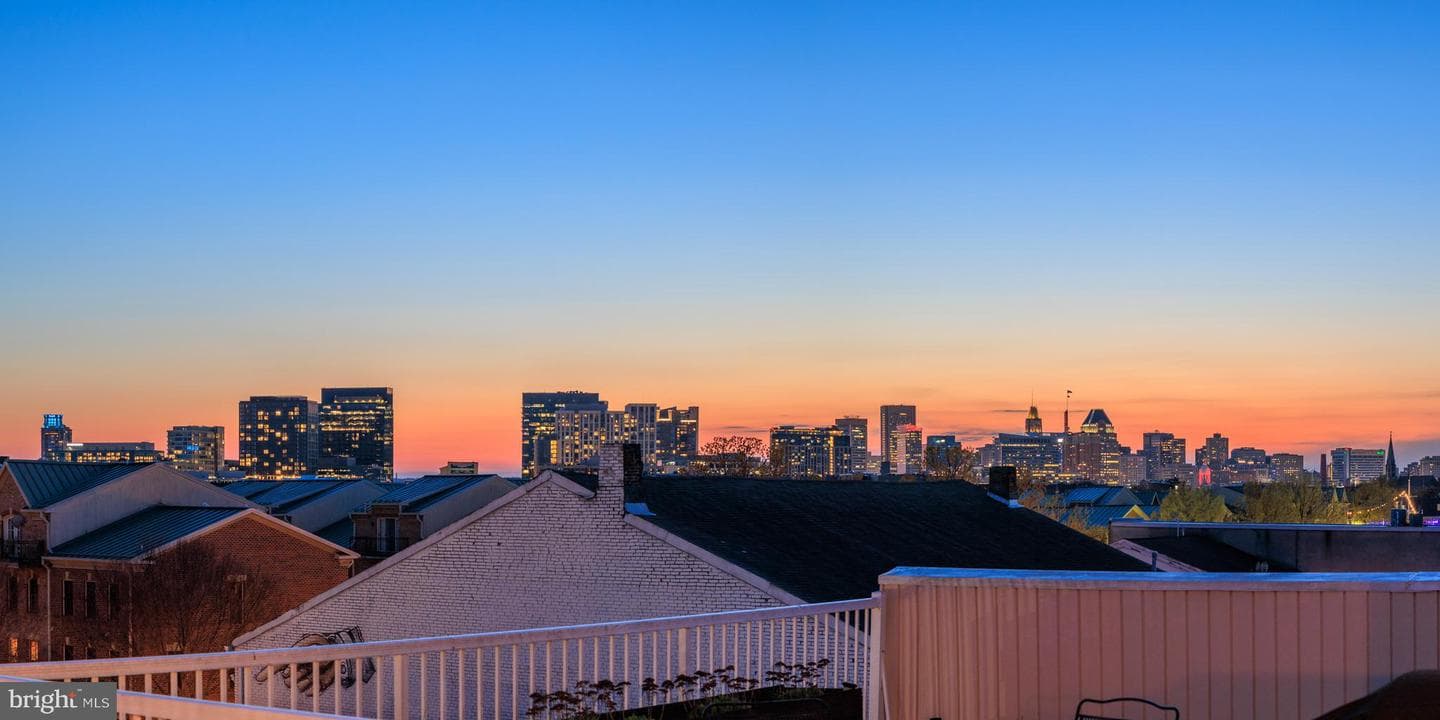 2349 Cambridge Walk photo 52