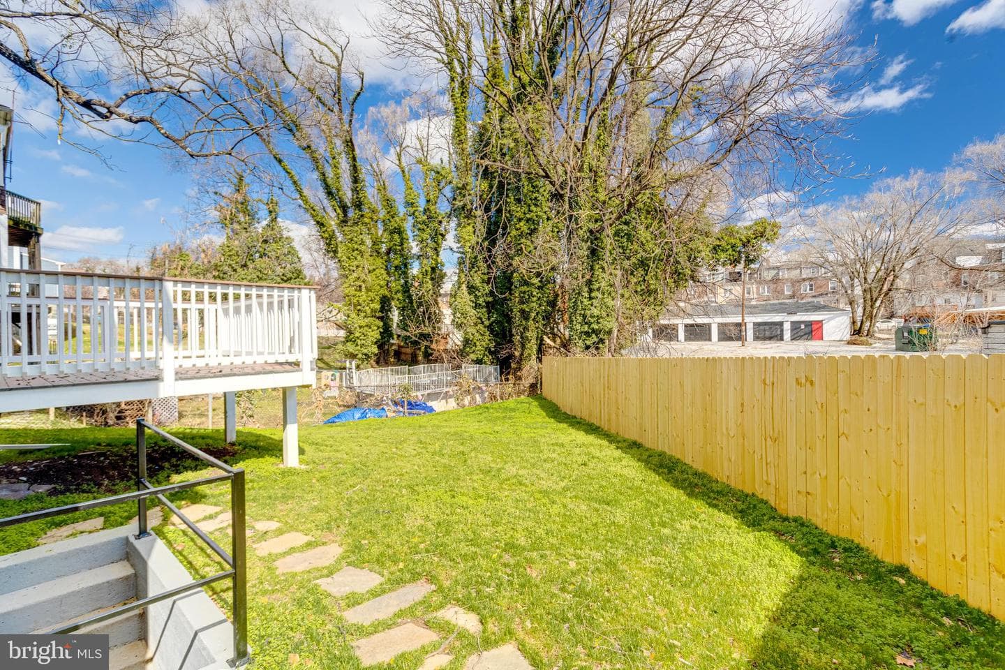 605 Walnut Avenue photo 73