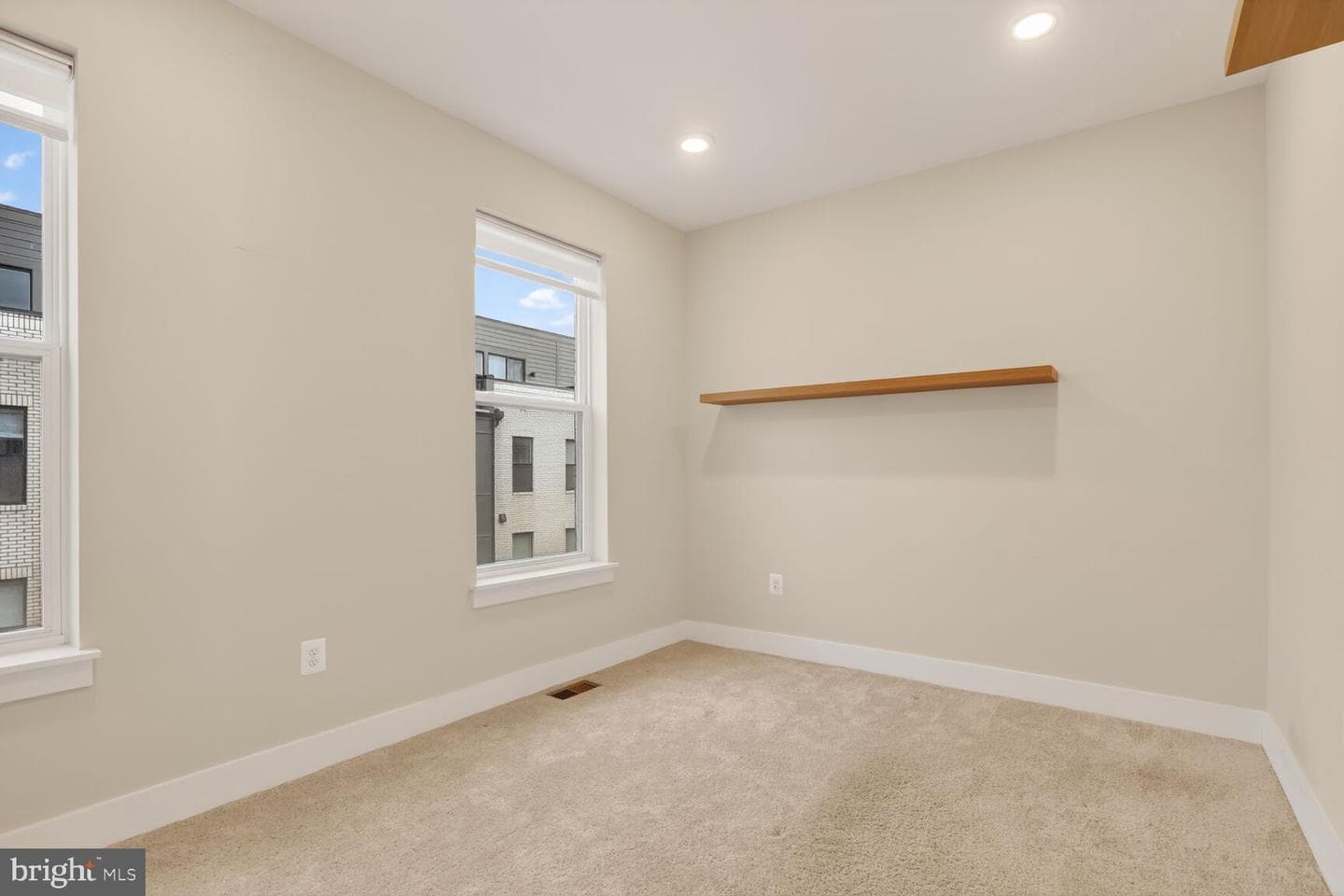 112 Glass Lane photo 19