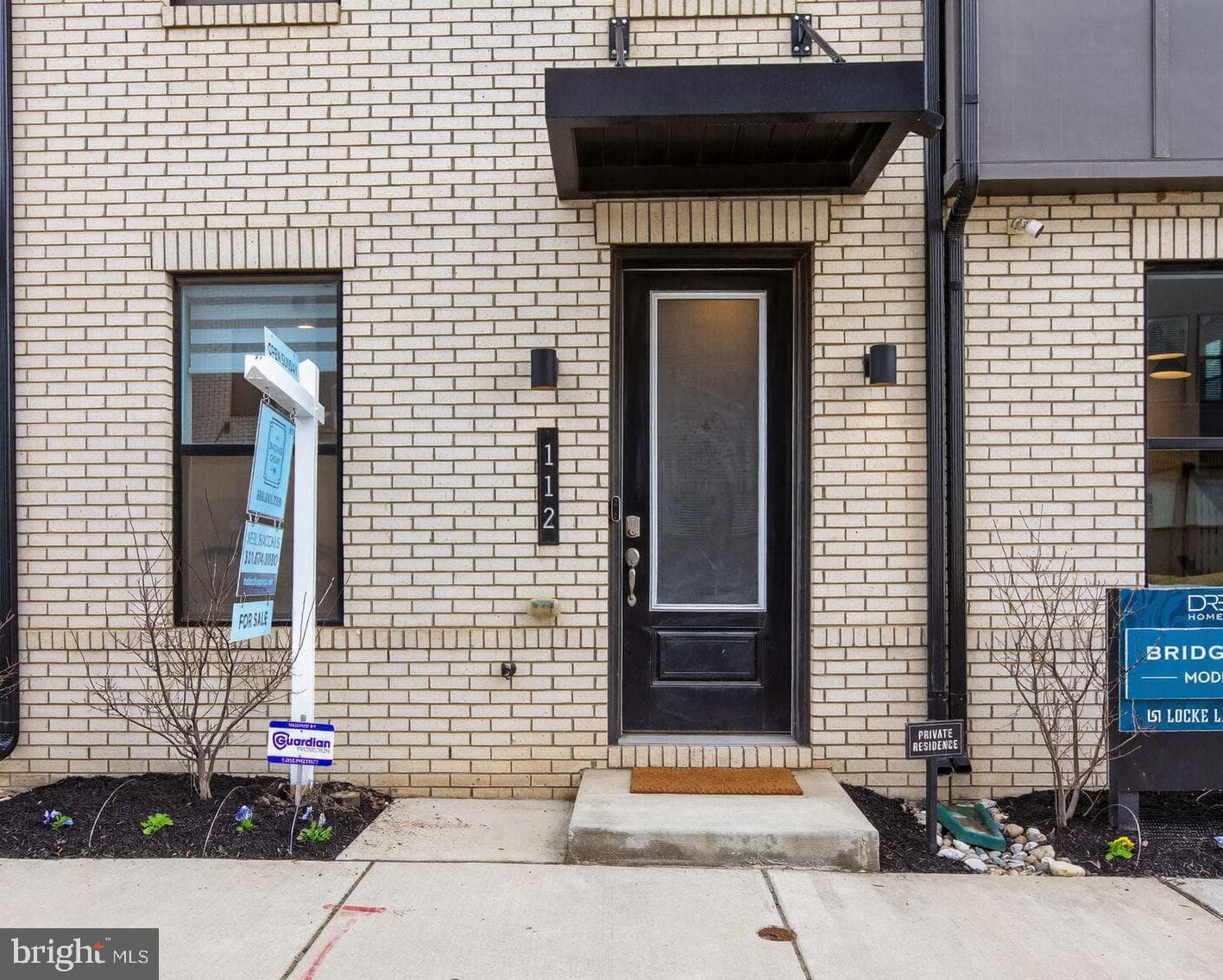 112 Glass Lane photo 3