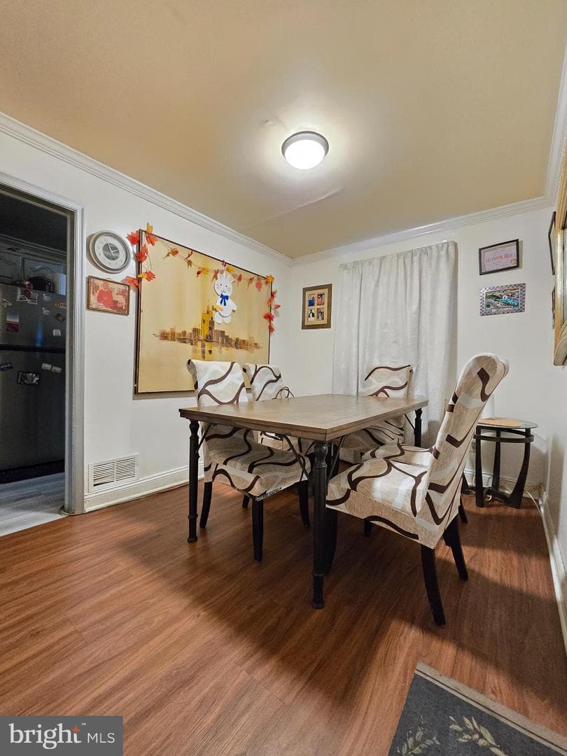 708 Woodington Road S photo 5
