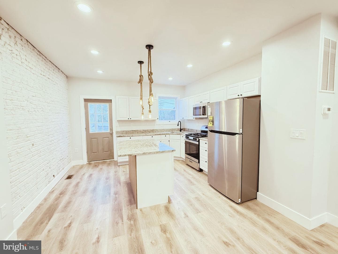 351 Font Hill Avenue photo 5