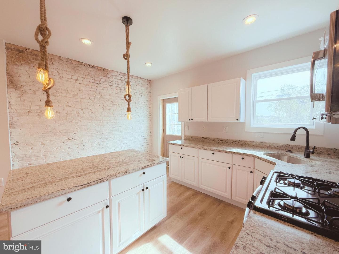 351 Font Hill Avenue photo 6