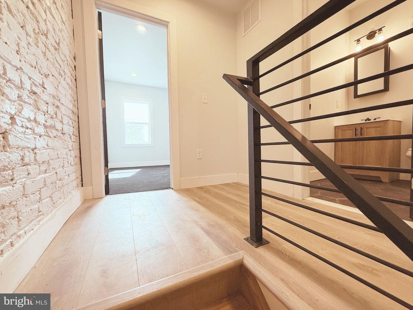 351 Font Hill Avenue photo 8