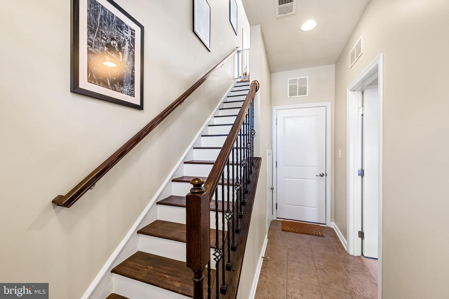 4609 Hudson Street photo 3